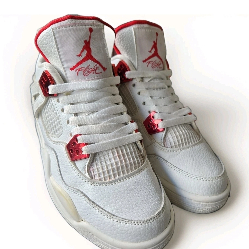 Jordan 4 Metalic Red Sneakers